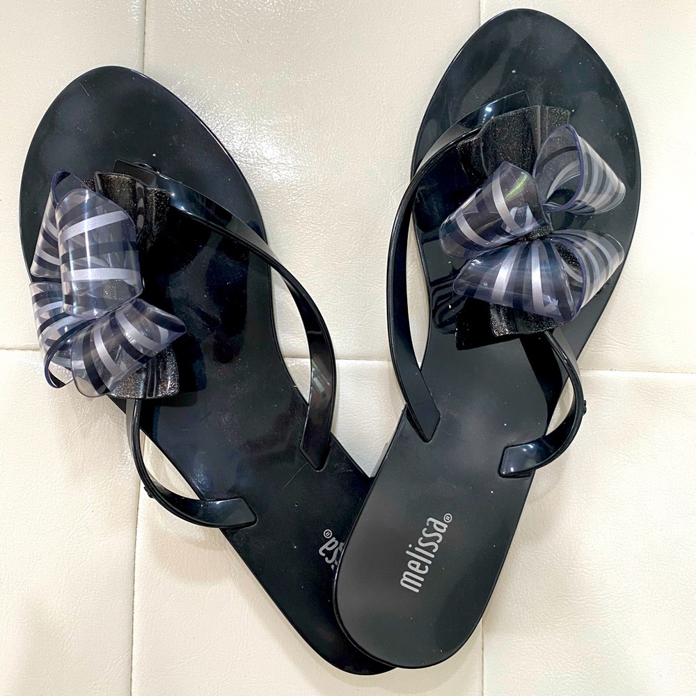Black flat sandals